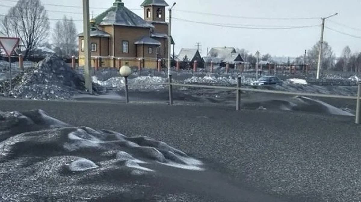 Czarny śnieg: szokujące zjawisko zagrażające środowisku